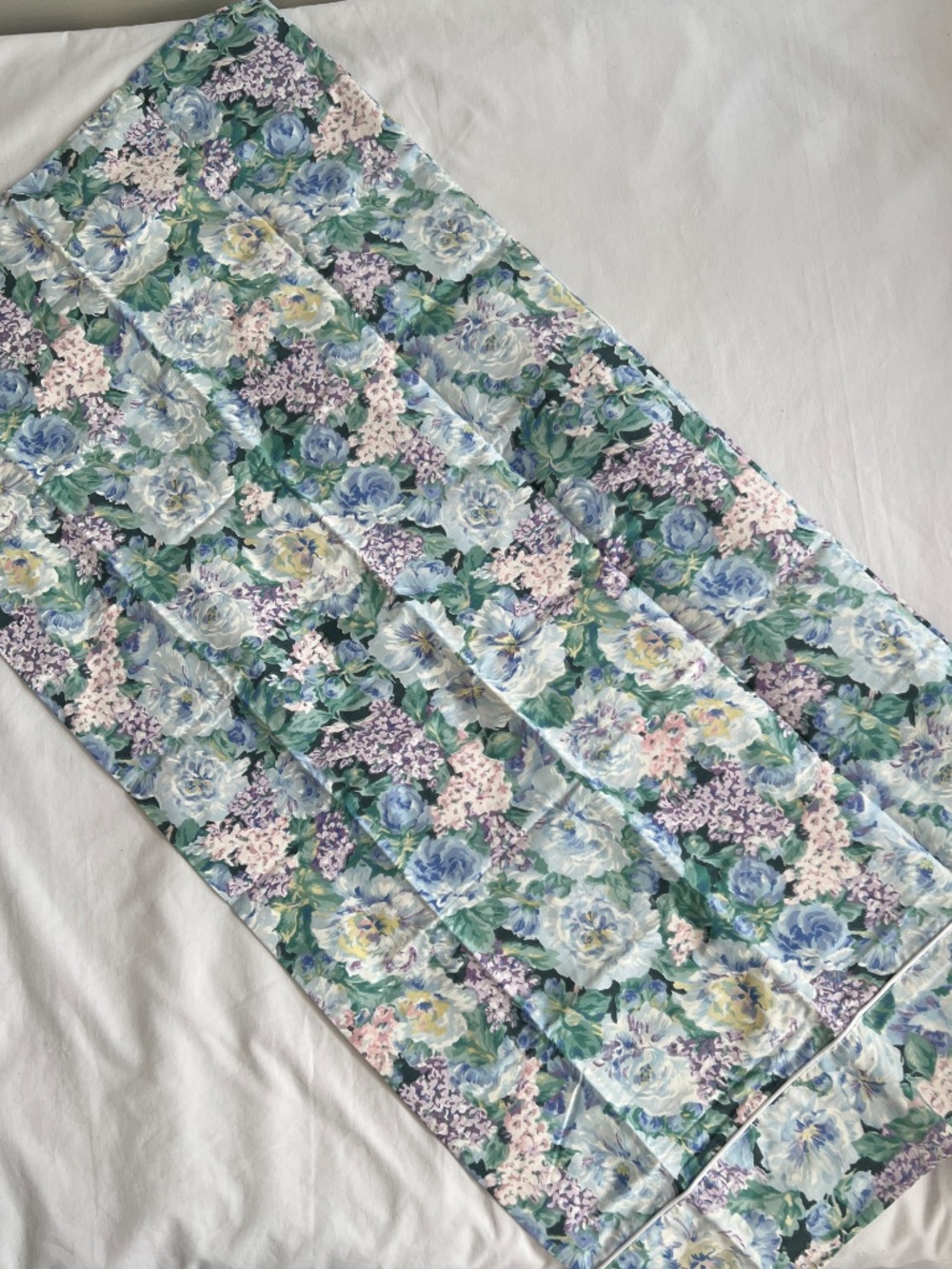 2 Eileen West KING Pillowcases Blue Floral Shabby Chic Cottagecore 80's 1986